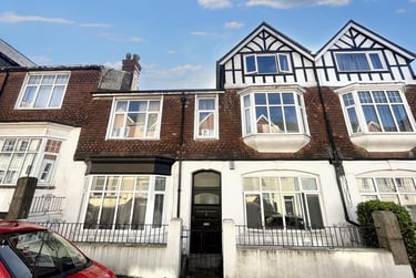 7 bed house, Addison Road, North Hill, Plymouth, PL48LL - Image 1